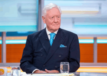 Il souhaite un fils pour assurer sa succession : à 79 ans, le « baron » britannique promet plus de 56 000 euros par an à sa future promise