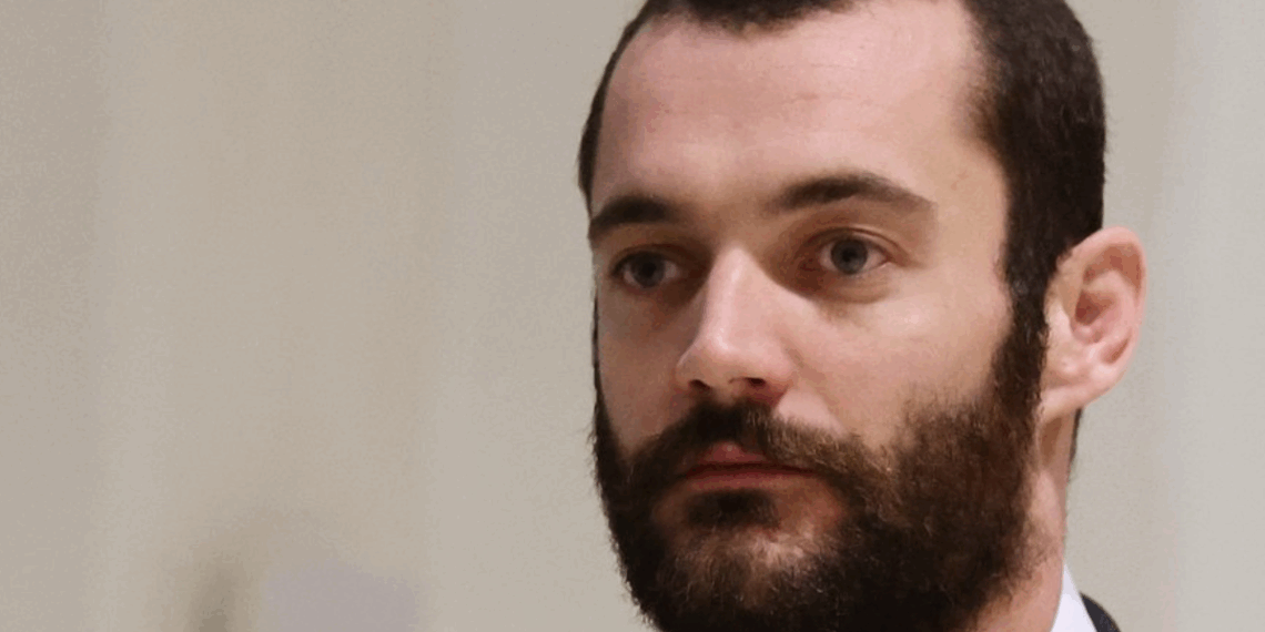 L’assistanat « tue les automobilistes » selon Louis Sarkozy qui veut supprimer… les feux rouges sur les routes