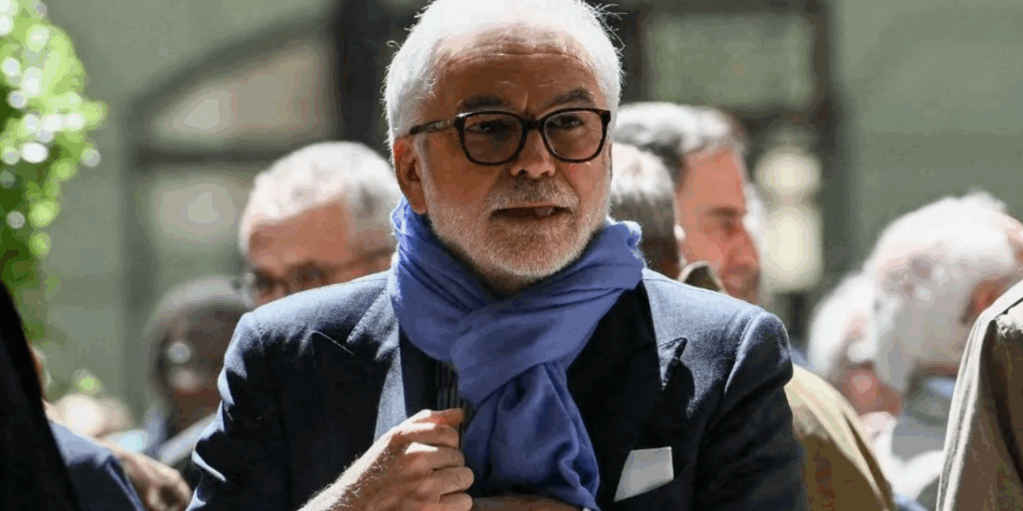 Inquiet pour son pays, Pascal Praud fait un constat : « Le voile à l’école, c’est demain, j’en suis convaincu »