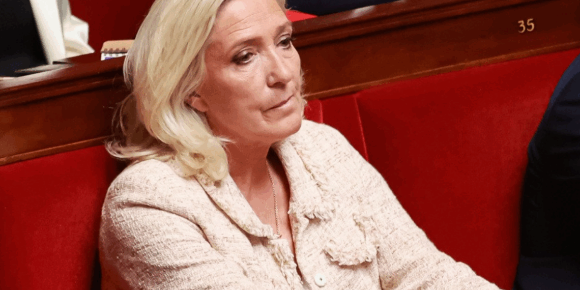 Attaquée par Zinédine Zidane, Marine Le Pen balance sévèrement : "Il est assez…" 3 Attaquée par Zinédine Zidane, Marine Le Pen balance sévèrement : "Il est assez…" Attaquée par Zinédine Zidane, Marine Le Pen balance sévèrement : « Il est assez… »