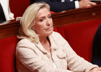 Attaquée par Zinédine Zidane, Marine Le Pen balance sévèrement : « Il est assez… »