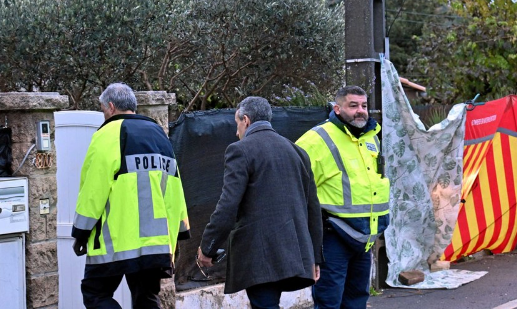 "Terrible de perdre des enfants": le choc à Alès après le décès de 3 jeunes dans un accident de la route 2 "Terrible de perdre des enfants": le choc à Alès après le décès de 3 jeunes dans un accident de la route Capture decran 2025 12 04 134222