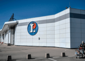 Virée de chez Leclerc après une liaison avec le mari de sa patronne… l’affaire tourne au scandale…