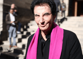 « Ce serait anormal que je sois sous-payé » : Jack Lang (86 ans) touche un salaire colossal en tant que président de l&rsquo;IMA