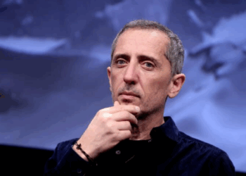 « Donc, tu es juif ? » : Gad Elmaleh sans voix après une question de Carla Ghebali
