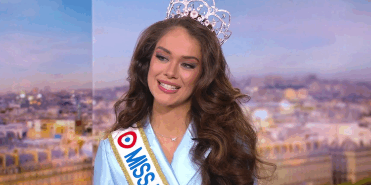 Hinaupoko Devèze : passions, vie privée... Ce qu’il faut savoir sur Miss France 2026 ! 1 Hinaupoko Devèze : passions, vie privée... Ce qu’il faut savoir sur Miss France 2026 ! Capture decran 2025 12 08 172514