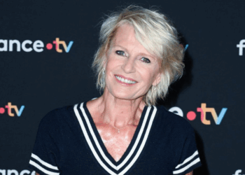 “Mal aux...” : Sophie Davant prend la parole après sa chute mémorable au Téléthon 4 “Mal aux...” : Sophie Davant prend la parole après sa chute mémorable au Téléthon “Mal aux…” : Sophie Davant prend la parole après sa chute mémorable au Téléthon