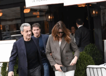 Nicolas Sarkozy, ce message inattendu de Marine Le Pen pour Carla Bruni : « Dites à votre femme que… » 2 Nicolas Sarkozy, ce message inattendu de Marine Le Pen pour Carla Bruni : « Dites à votre femme que… » Nicolas Sarkozy, ce message inattendu de Marine Le Pen pour Carla Bruni : « Dites à votre femme que… »