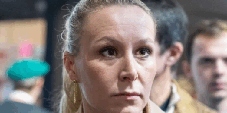 Marion Maréchal court-circuite le chantier d'une mosquée à Strasbourg : "Vous pensez que je me trouve à Istanbul ?" 1 Marion Maréchal court-circuite le chantier d'une mosquée à Strasbourg : "Vous pensez que je me trouve à Istanbul ?" Capture decran 2025 12 10 183327