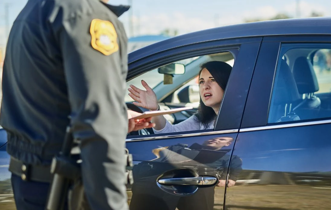 Des faux gendarmes arrêtent les automobilistes pour voler leurs papiers et de l’argent, ce signe doit immédiatement vous alerter 4 Des faux gendarmes arrêtent les automobilistes pour voler leurs papiers et de l’argent, ce signe doit immédiatement vous alerter Capture decran 2025 12 10 220358
