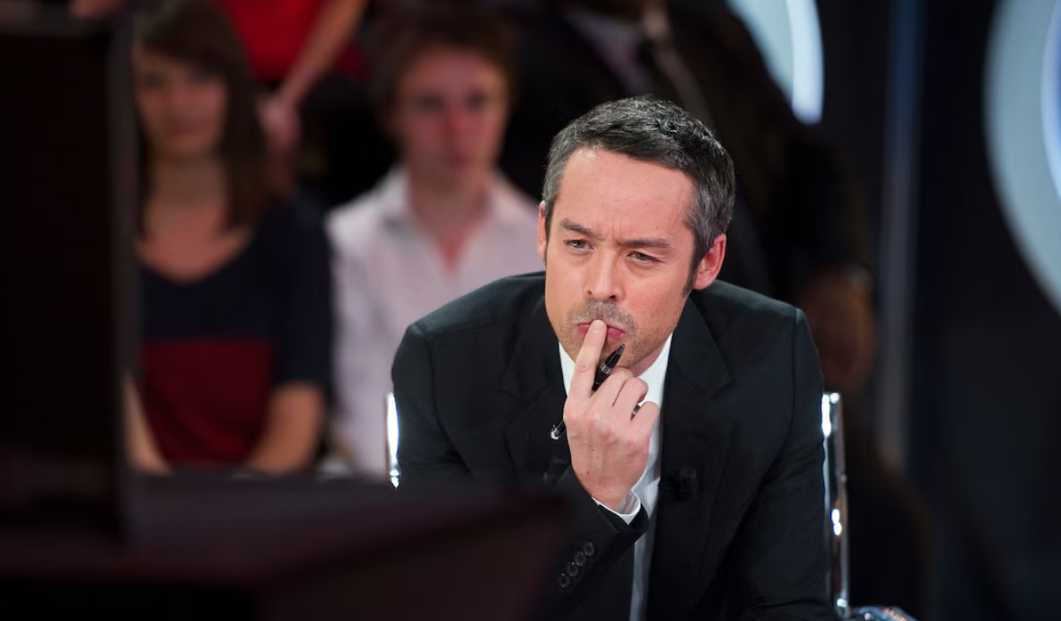 Nicolas Sarkozy sans pitié avec Yann Barthès : dans son livre, il n’épargne pas l’animateur ! 3 Nicolas Sarkozy sans pitié avec Yann Barthès : dans son livre, il n’épargne pas l’animateur ! Capture decran 2025 12 11 120621