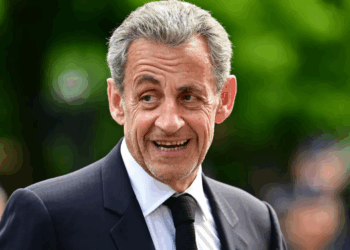 Nicolas Sarkozy sans pitié avec Yann Barthès : dans son livre, il n’épargne pas l’animateur !