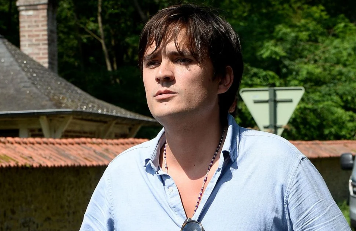 Alain Delon : "Je trouve ça douteux", les révélations d’Alain-Fabien sur le testament de son père 4 Alain Delon : "Je trouve ça douteux", les révélations d’Alain-Fabien sur le testament de son père Capture decran 2025 12 11 131257