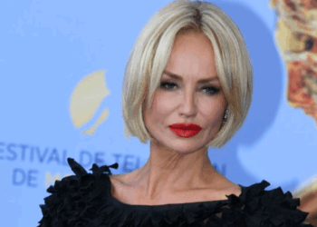 Méconnaissable, Adriana Karembeu se rase la moitié du crâne : « Les cheveux courts lui vont divinement bien » 10 Méconnaissable, Adriana Karembeu se rase la moitié du crâne : « Les cheveux courts lui vont divinement bien » Méconnaissable, Adriana Karembeu se rase la moitié du crâne : « Les cheveux courts lui vont divinement bien »