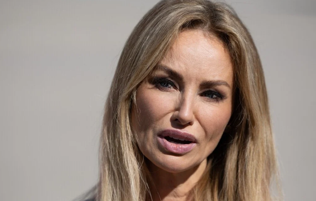 Méconnaissable, Adriana Karembeu se rase la moitié du crâne : « Les cheveux courts lui vont divinement bien » 2 Méconnaissable, Adriana Karembeu se rase la moitié du crâne : « Les cheveux courts lui vont divinement bien » Capture decran 2025 12 11 145938