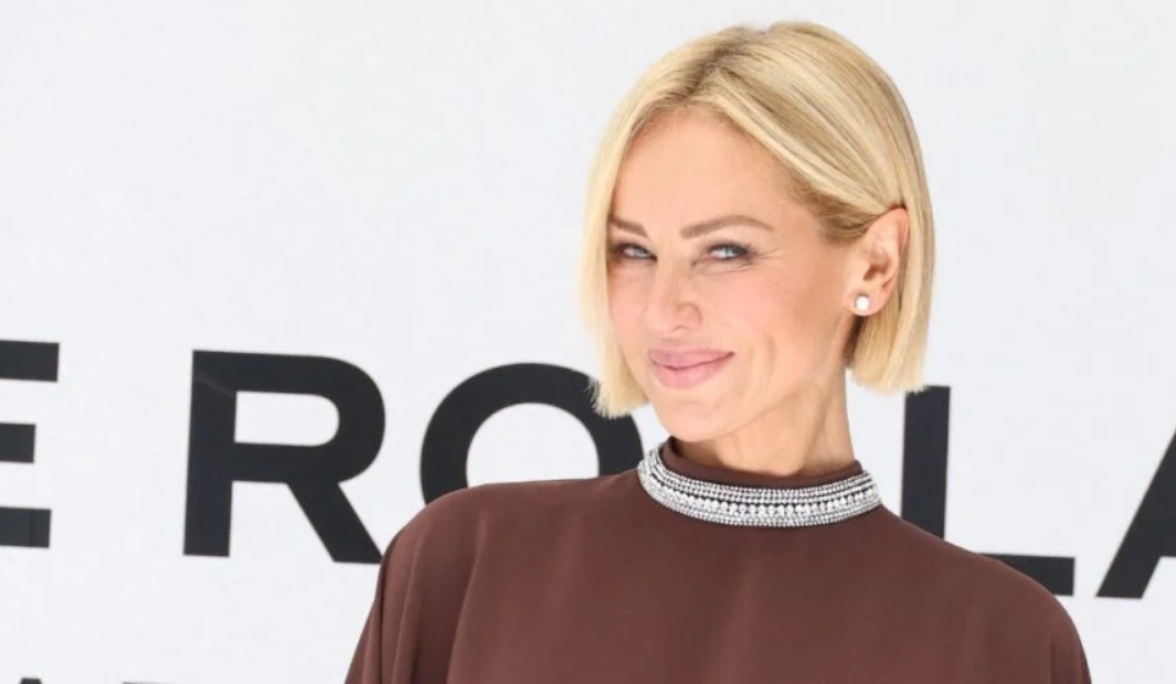 Méconnaissable, Adriana Karembeu se rase la moitié du crâne : « Les cheveux courts lui vont divinement bien » 4 Méconnaissable, Adriana Karembeu se rase la moitié du crâne : « Les cheveux courts lui vont divinement bien » Capture decran 2025 12 11 145946