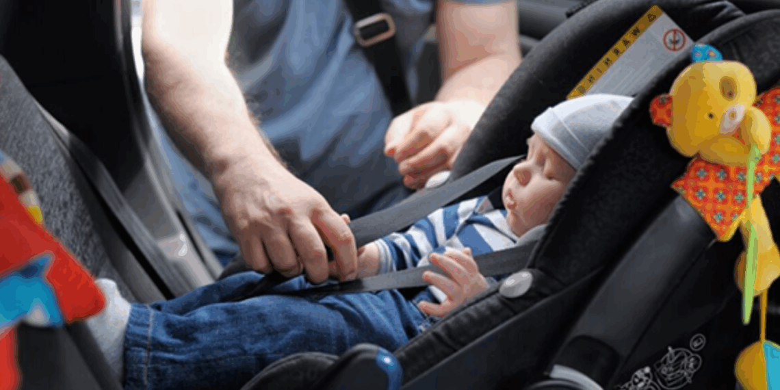 Un bébé décède dans un accident de la route après avoir été éjecté de son siège auto 4 Un bébé décède dans un accident de la route après avoir été éjecté de son siège auto Un bébé décède dans un accident de la route après avoir été éjecté de son siège auto