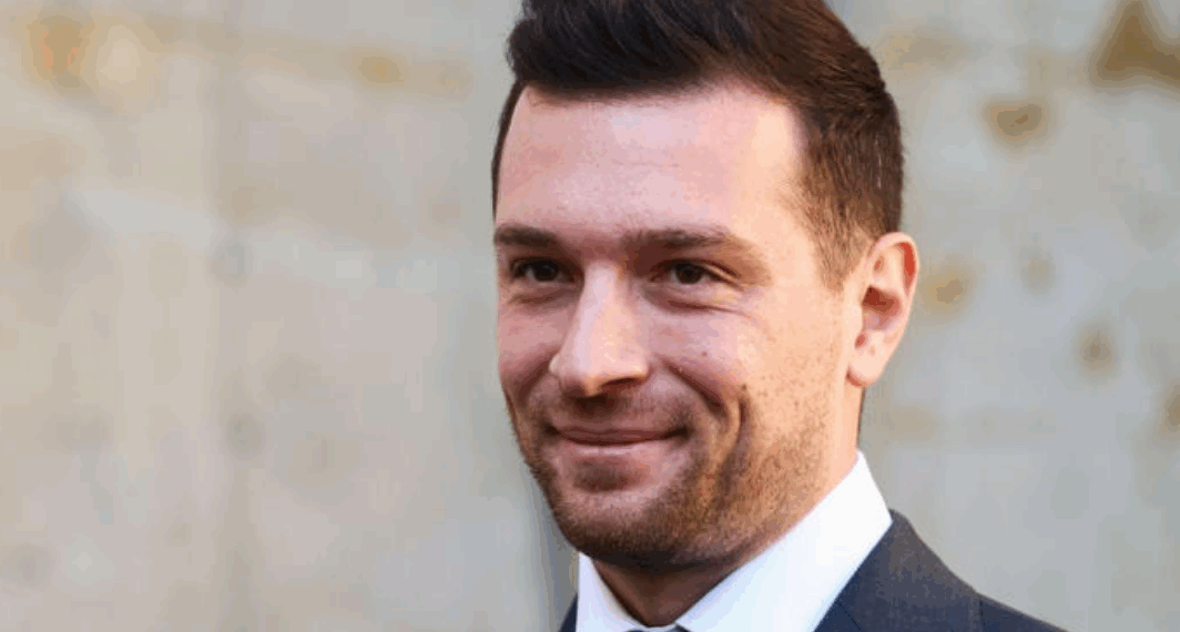 Cette phrase de Jordan Bardella sur Brigitte Macron que personne n’attendait 3 Cette phrase de Jordan Bardella sur Brigitte Macron que personne n’attendait Cette ex-compagne que Jordan Bardella n’évoque jamais mais qui ressurgit en direct à la télévision