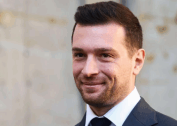 Cette phrase de Jordan Bardella sur Brigitte Macron que personne n’attendait 11 Cette phrase de Jordan Bardella sur Brigitte Macron que personne n’attendait Cette ex-compagne que Jordan Bardella n’évoque jamais mais qui ressurgit en direct à la télévision