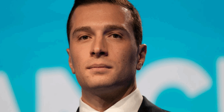 Cette ex-compagne que Jordan Bardella n’évoque jamais mais qui ressurgit en direct à la télévision 1 Cette ex-compagne que Jordan Bardella n’évoque jamais mais qui ressurgit en direct à la télévision Capture decran 2025 12 15 121610