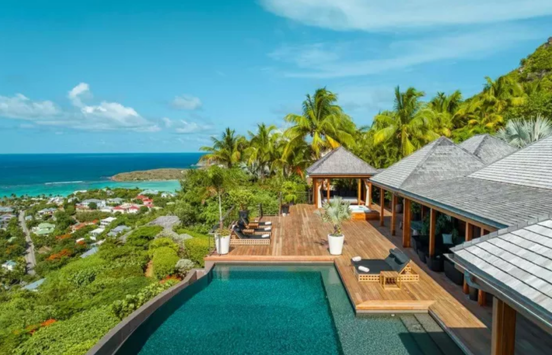 Jade Hallyday : ce bungalow à un million de dollars dans lequel s’est installée la fille de Johnny et Laeticia 4 Jade Hallyday : ce bungalow à un million de dollars dans lequel s’est installée la fille de Johnny et Laeticia Capture decran 2025 12 15 131013