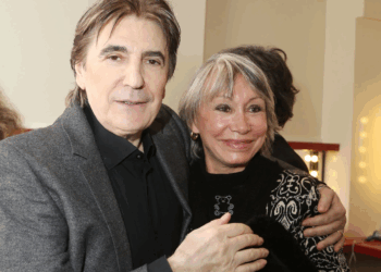 Serge Lama estime être « une lourde charge » pour son épouse 2 Serge Lama estime être « une lourde charge » pour son épouse Serge Lama estime être « une lourde charge » pour son épouse