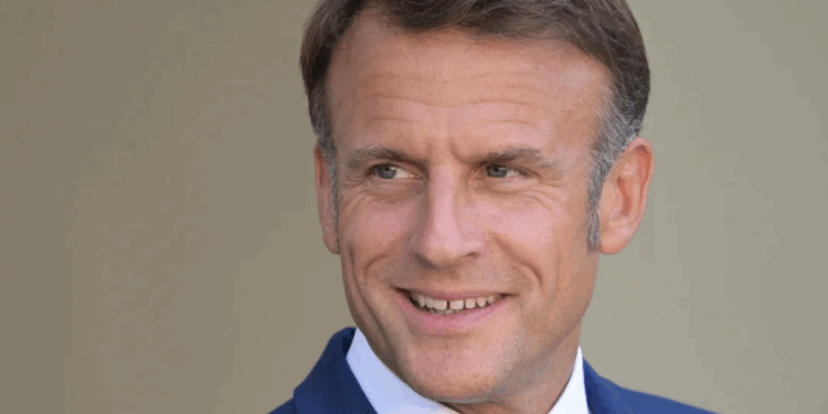 "Emmanuel Macron ne pense qu’à rester au pouvoir" : Michel Onfray fustige le président sur sa gestion du budget 2026 1 "Emmanuel Macron ne pense qu’à rester au pouvoir" : Michel Onfray fustige le président sur sa gestion du budget 2026 Capture decran 2025 12 15 204130