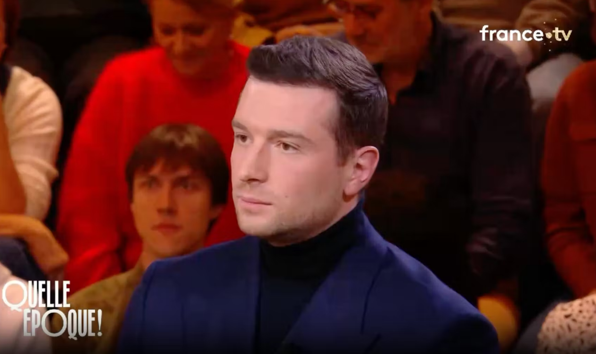 Jordan Bardella moqué dans "Quelle Époque !" par Roselyne Bachelot : "Je vous trouve bien inélégante" 2 Jordan Bardella moqué dans "Quelle Époque !" par Roselyne Bachelot : "Je vous trouve bien inélégante" Capture decran 2025 12 16 143654