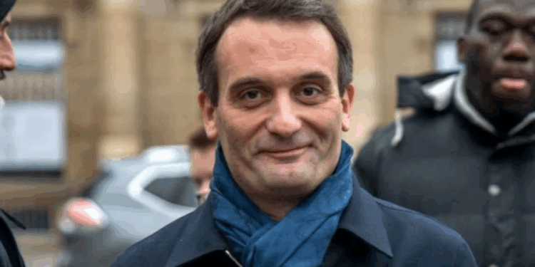 "Macron veut donner ces 2 îles françaises, il n'a pas le droit" : Florian Philippot accuse le président de vouloir "brader la France" 1 "Macron veut donner ces 2 îles françaises, il n'a pas le droit" : Florian Philippot accuse le président de vouloir "brader la France" Capture decran 2025 12 16 172226