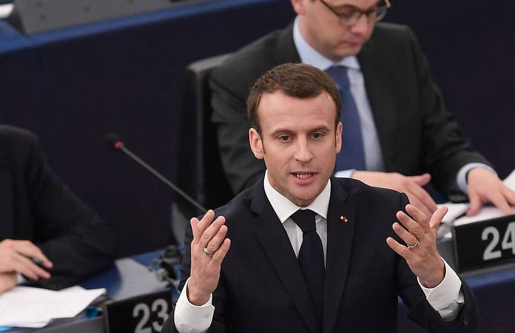 "Macron veut donner ces 2 îles françaises, il n'a pas le droit" : Florian Philippot accuse le président de vouloir "brader la France" 4 "Macron veut donner ces 2 îles françaises, il n'a pas le droit" : Florian Philippot accuse le président de vouloir "brader la France" Capture decran 2025 12 16 172508