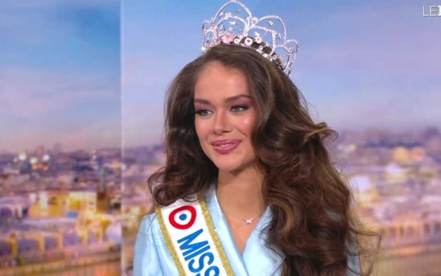 Hinaupoko Devèze, Miss France 2026, révèle être sous le charme d’un acteur français bien connu 4 Hinaupoko Devèze, Miss France 2026, révèle être sous le charme d’un acteur français bien connu Capture decran 2025 12 16 215147