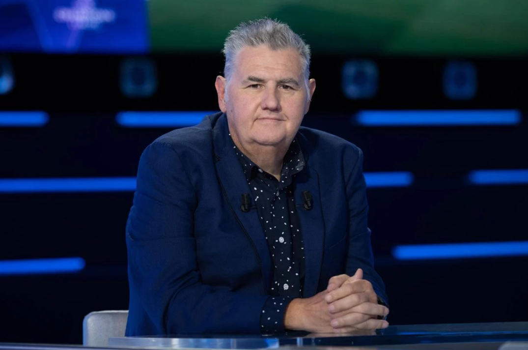 Pierre Ménès amer sur ses revenus actuels, “Je suis passé de 400 000 euros à…” 4 Pierre Ménès amer sur ses revenus actuels, “Je suis passé de 400 000 euros à…” Capture decran 2025 12 17 181649