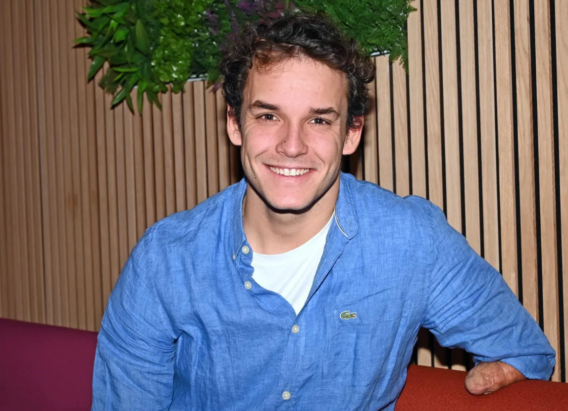 "Je ne me sens pas à l'aise avec ça" : Théo Curin explique pourquoi il a refusé à plusieurs reprises de participer à Danse avec les Stars 3 "Je ne me sens pas à l'aise avec ça" : Théo Curin explique pourquoi il a refusé à plusieurs reprises de participer à Danse avec les Stars Capture decran 2025 12 17 191203