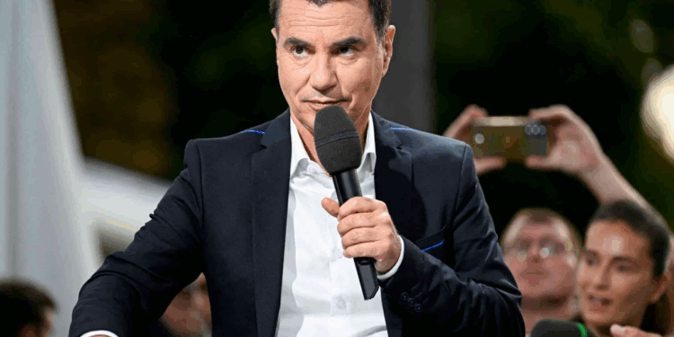 Laurent Luyat en larmes : la disparition de la femme de sa vie de nouveau évoquée 1 Laurent Luyat en larmes : la disparition de la femme de sa vie de nouveau évoquée Capture decran 2025 12 18 160302