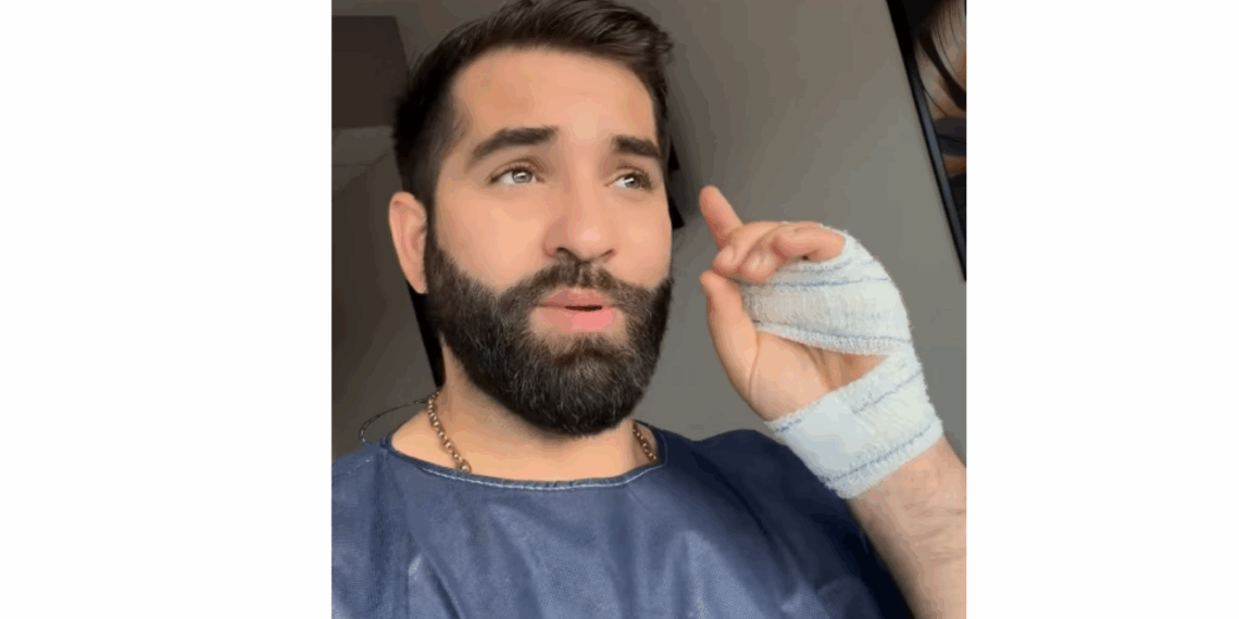 Blouse bleue et bandage à la main, Kendji Girac pris en charge par des professionnels 3 Blouse bleue et bandage à la main, Kendji Girac pris en charge par des professionnels Blouse bleue et bandage à la main, Kendji Girac pris en charge par des professionnels