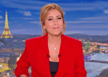 Léa Salamé annonce son départ en plein JT de France 2 : c’est fini 13 Léa Salamé annonce son départ en plein JT de France 2 : c’est fini Léa Salamé annonce son départ en plein JT de France 2 : c’est fini