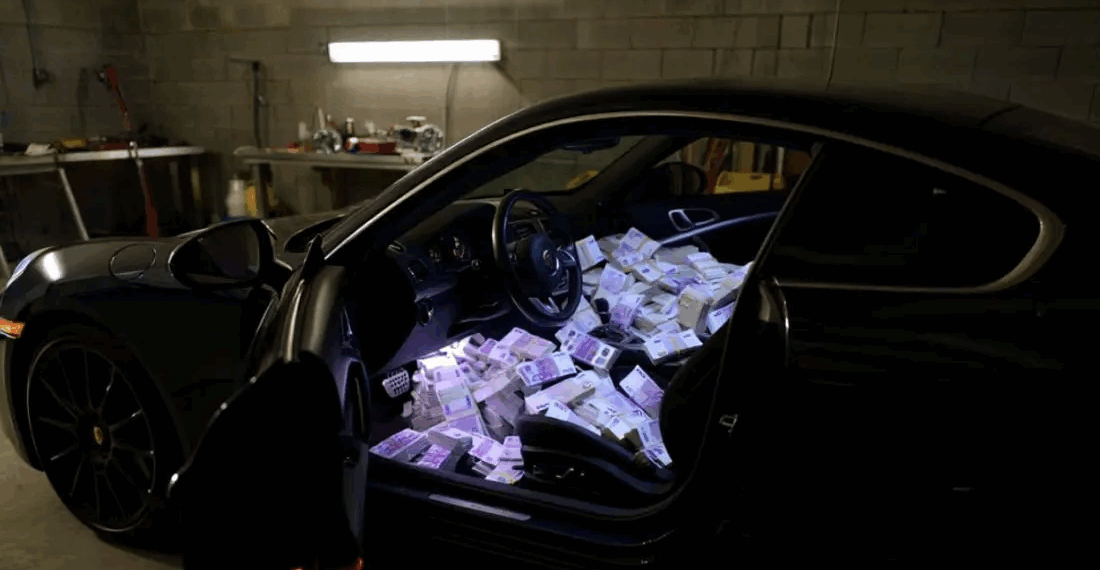 Allocataire du RSA, la police découvre 85 000 euros dissimulés dans sa voiture lors d&rsquo;un banal contrôle