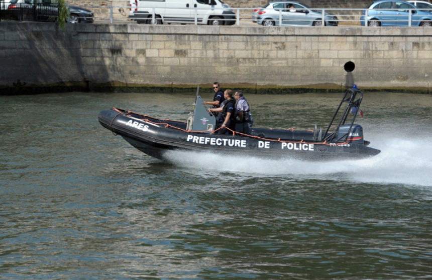 Une voiture tombe dans la Seine à Puteaux, ses deux jeunes occupants sont morts