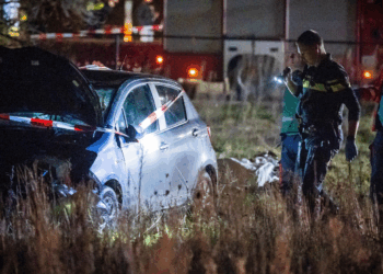 « Un accident tragique »: une voiture fonce sur la foule lors d&rsquo;un défilé de Noël aux Pays-Bas, au moins neuf blessés