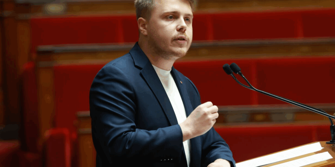 Un élu tente d&rsquo;en venir aux mains avec Louis Boyard en plein conseil municipal