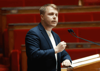 Un élu tente d&rsquo;en venir aux mains avec Louis Boyard en plein conseil municipal