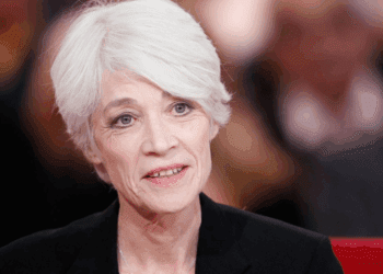 Françoise Hardy : sa relation avec un jeune chanteur révélé, entre eux, tout s’était fait par mail