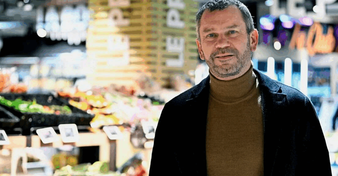 « Je suis fier » : Patron d&rsquo;Intermarché, Thierry Cotillard dévoile son appartement chic dans l&rsquo;ouest de Paris et son projet très engagé