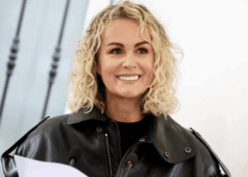 Laeticia Hallyday bouleversée : elle partage son Noël avec deux célébrités 17 Laeticia Hallyday bouleversée : elle partage son Noël avec deux célébrités Laeticia Hallyday bouleversée : elle partage son Noël avec deux célébrités