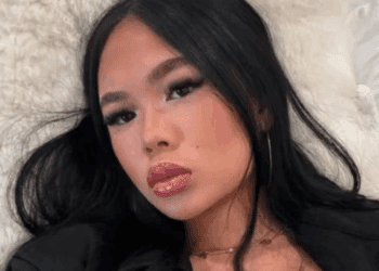 "Mademoiselle Smet" : Joy Hallyday met les choses au clair sur son nom de famille 14 "Mademoiselle Smet" : Joy Hallyday met les choses au clair sur son nom de famille « Mademoiselle Smet » : Joy Hallyday met les choses au clair sur son nom de famille