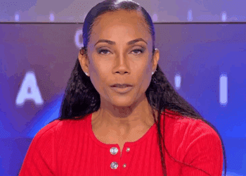 "On vient pour vous !" : la police débarque chez Christine Kelly brassards aux bras, la journaliste "bondit" 9 "On vient pour vous !" : la police débarque chez Christine Kelly brassards aux bras, la journaliste "bondit" « On vient pour vous ! » : la police débarque chez Christine Kelly brassards aux bras, la journaliste « bondit »