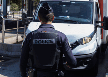 Refus d'obtempérer à Bobigny ; quatre policiers blessés lors de l'intervention 3 Refus d'obtempérer à Bobigny ; quatre policiers blessés lors de l'intervention Refus d’obtempérer à Bobigny ; quatre policiers blessés lors de l’intervention