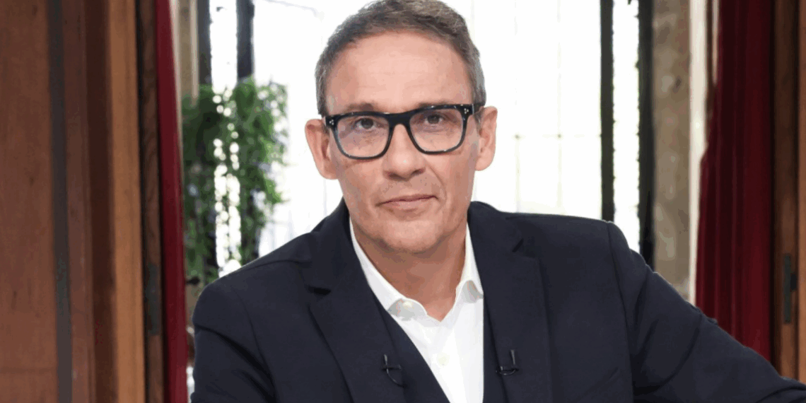 « Drôle de façon de parler de son épouse » : Julien Courbet ose une blague et réplique face aux vives réactions