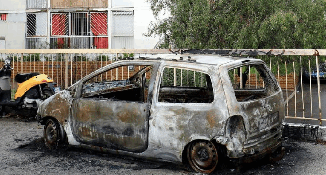 Bas-Rhin, Rhône, Gironde... Plus de 800 voitures brûlées dans la nuit du 31 décembre au 1er janvier 3 Bas-Rhin, Rhône, Gironde... Plus de 800 voitures brûlées dans la nuit du 31 décembre au 1er janvier Bas-Rhin, Rhône, Gironde… Plus de 800 voitures brûlées dans la nuit du 31 décembre au 1er janvier