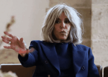 Tensions à l’Élysée : « à bout » à cause d&rsquo;Emmanuel Macron, Brigitte Macron a un nouveau confident secret